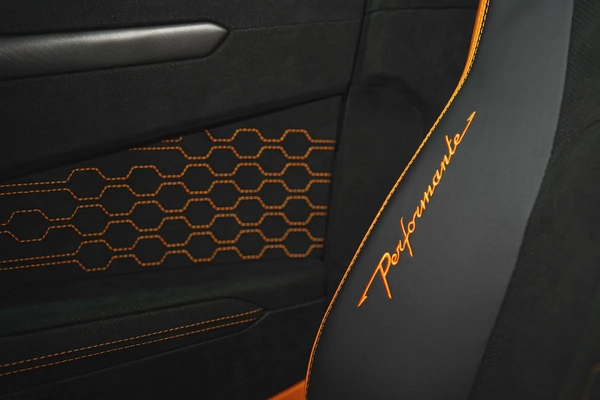 URUS PERFORMANTE | FULL CARBON INT/EXT | EXTENDED PERFORMANTE TRIM | SUNSHINE PACKAGE
