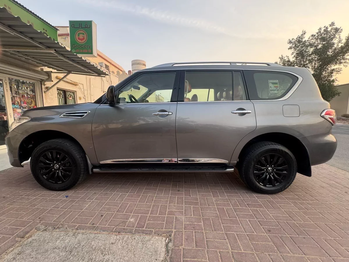 Nissan Patrol SUV-6-6