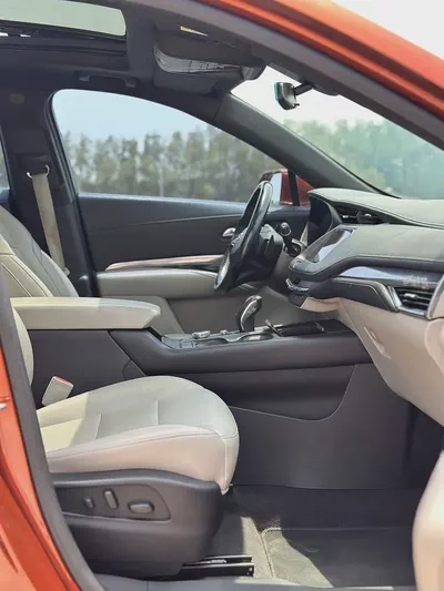 Cadillac XT4 Premium Luxury 2019 GCC Specs Excellent Condition-11