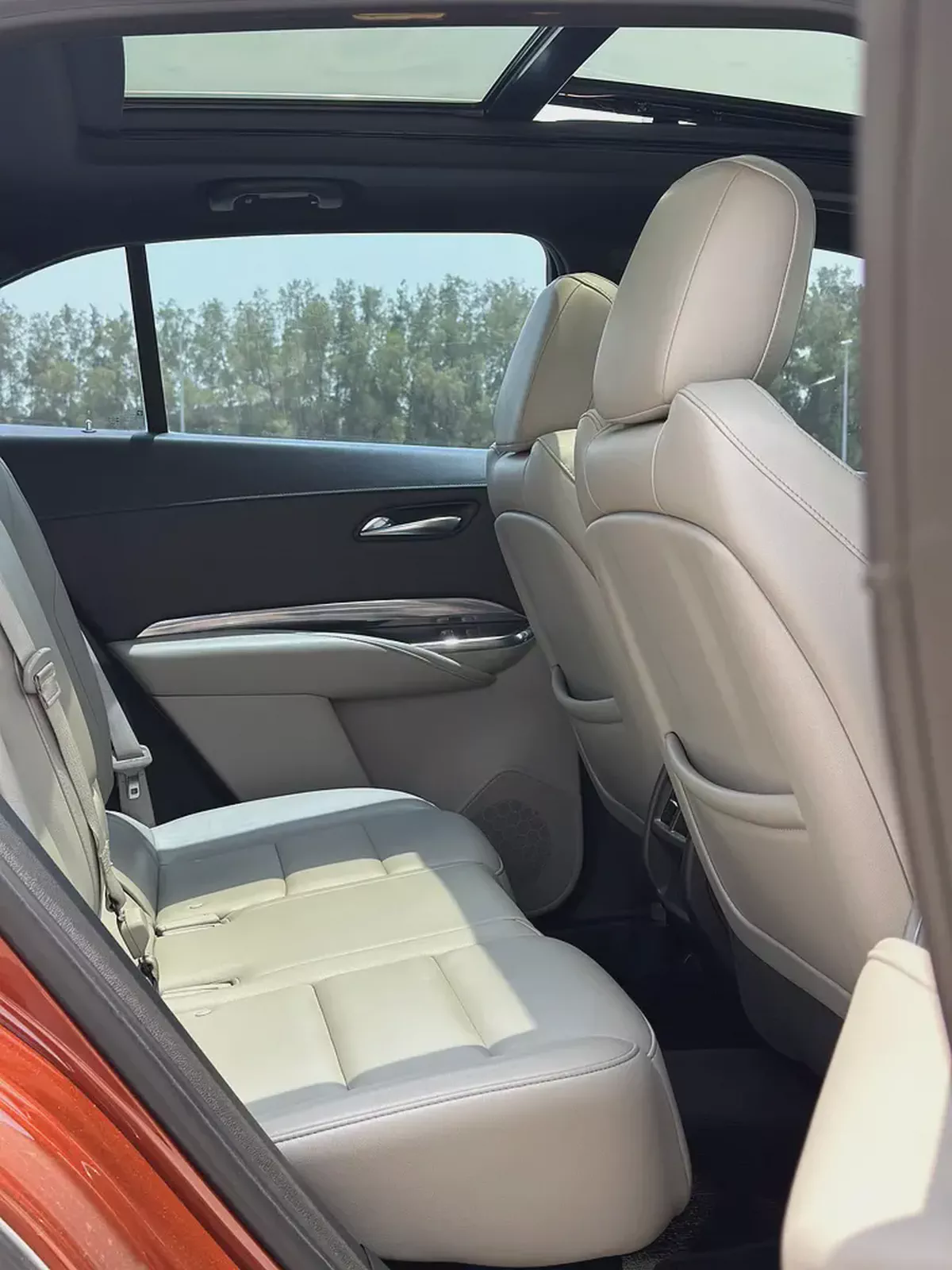 Cadillac XT4 Premium Luxury 2019 GCC Specs Excellent Condition-15-15