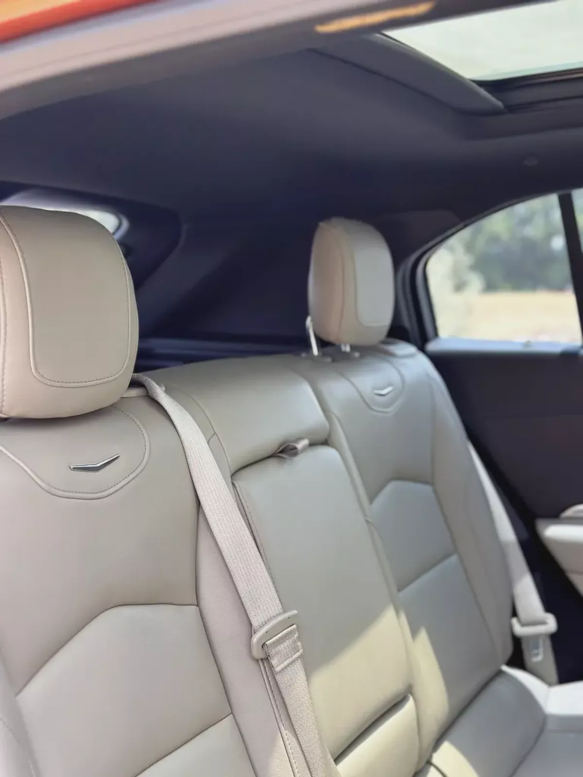 Cadillac XT4 Premium Luxury 2019 GCC Specs Excellent Condition-16-16