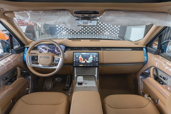 Range Rover | Vogue | SV | GCC | 4.4L Twin-Turbo V8 | SWB | AWD | VIP Rear Seats | 2026 (Export)