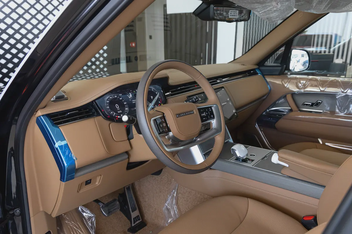 Range Rover | Vogue | SV | GCC | 4.4L Twin-Turbo V8 | SWB | AWD | VIP Rear Seats | 2026 (Export)-12-12