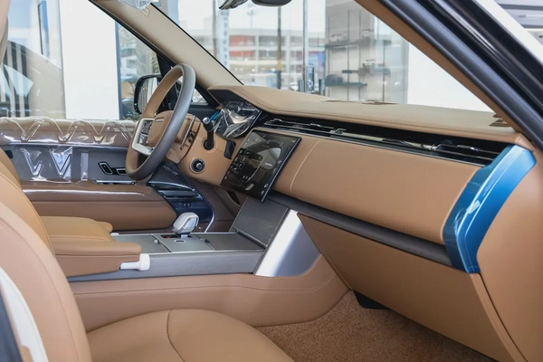 Range Rover | Vogue | SV | GCC | 4.4L Twin-Turbo V8 | SWB | AWD | VIP Rear Seats | 2026 (Export)