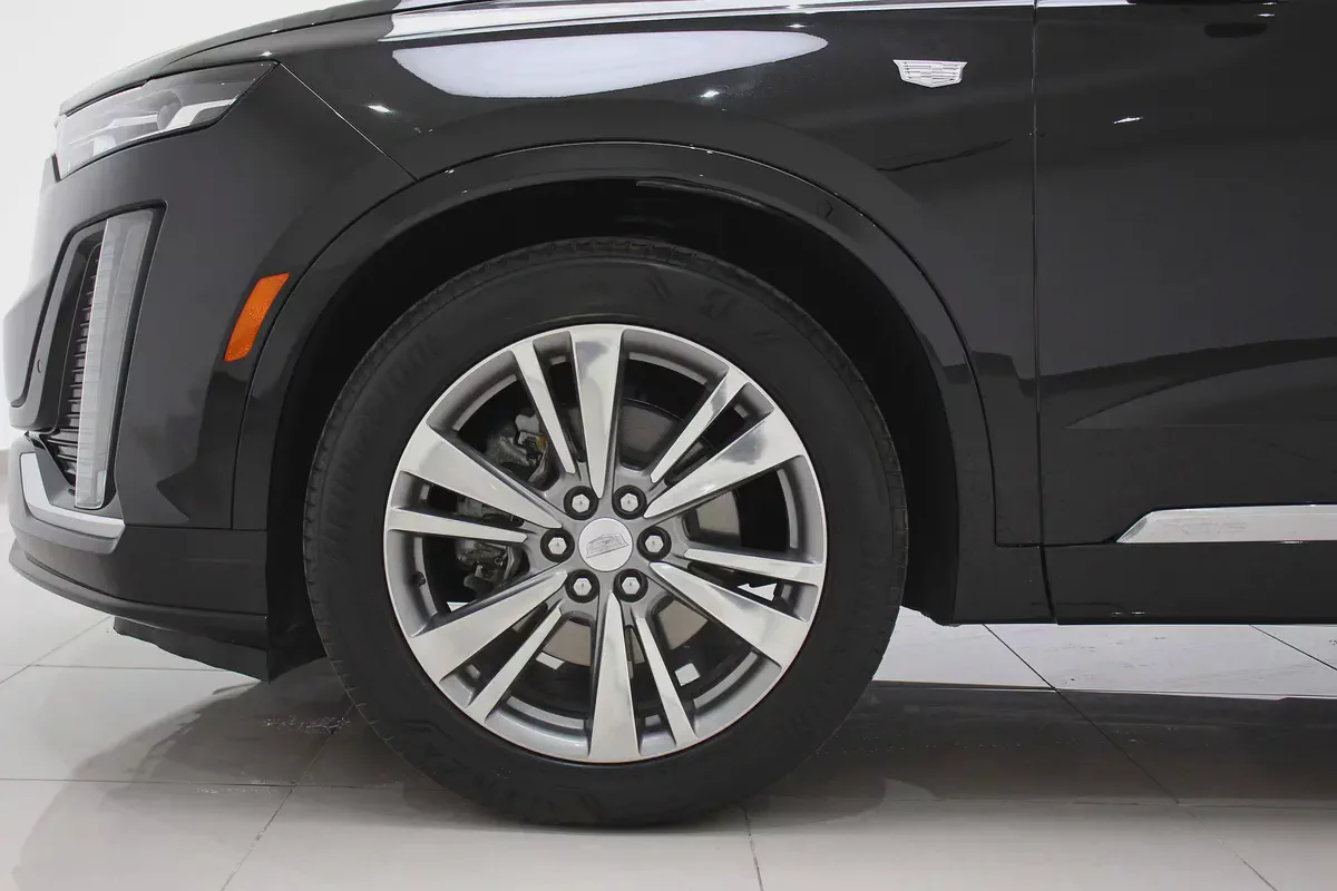 2022 Cadillac XT6 Premium Luxury - GCC Specs - Excellent Condition-5-5