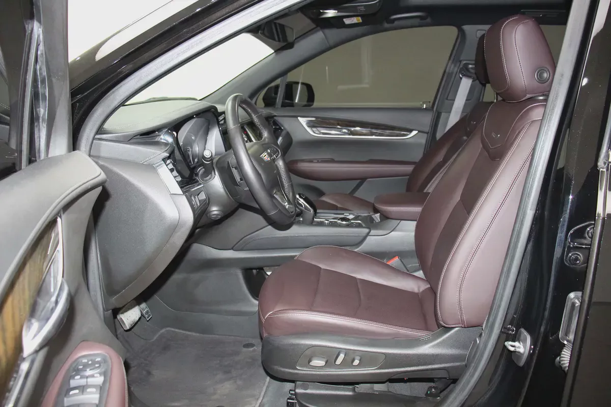 2022 Cadillac XT6 Premium Luxury - GCC Specs - Excellent Condition-8-8