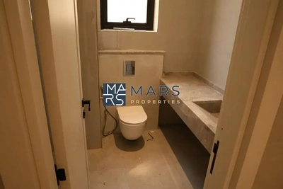 Bright & Spacious– Ideal for Comfort and Convenience!-8