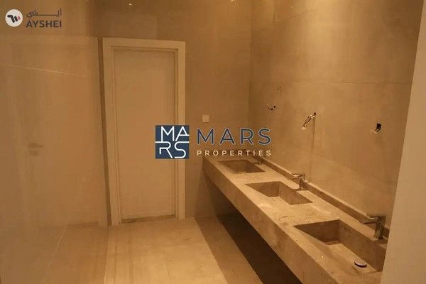 Bright & Spacious– Ideal for Comfort and Convenience!