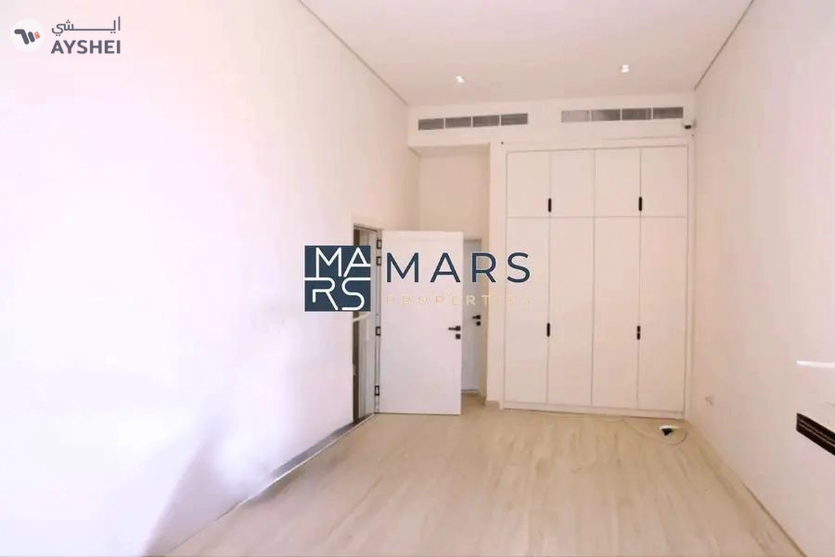 Bright & Spacious– Ideal for Comfort and Convenience!-4-4