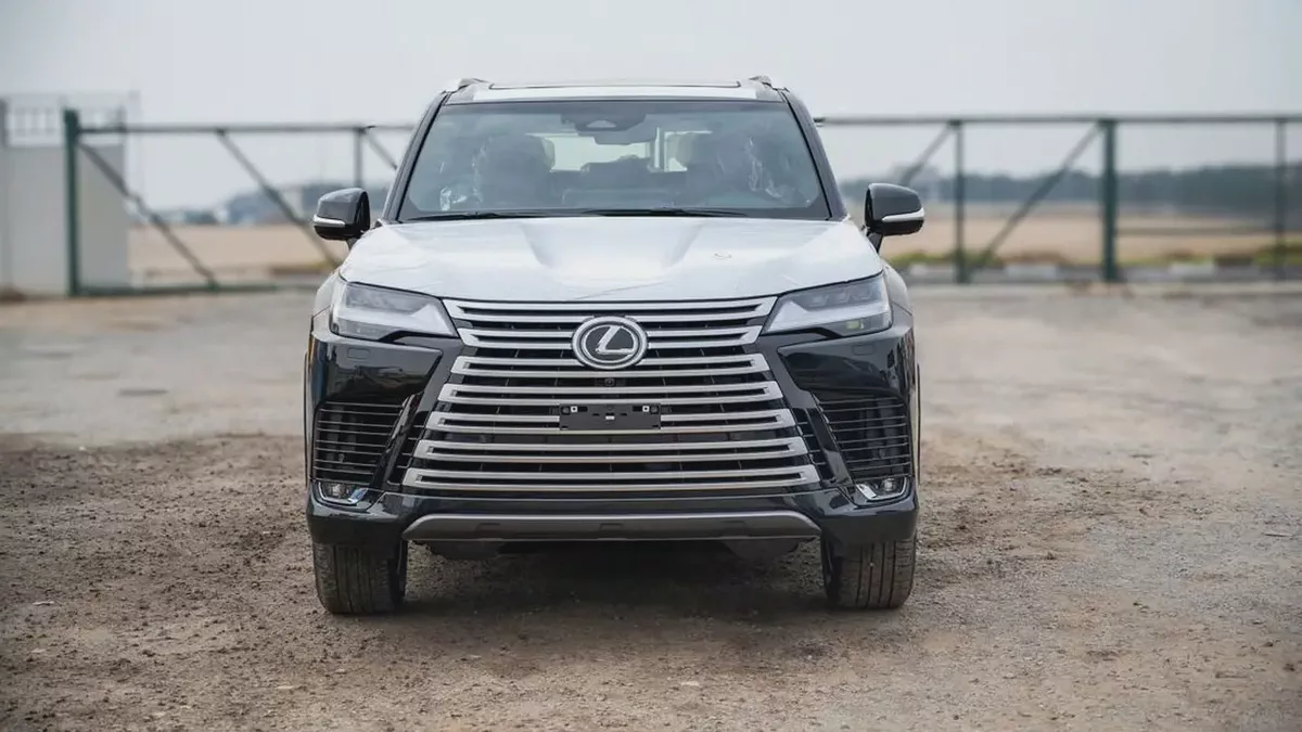 LEXUS LX700H SIGNUTURE MODEL 2026