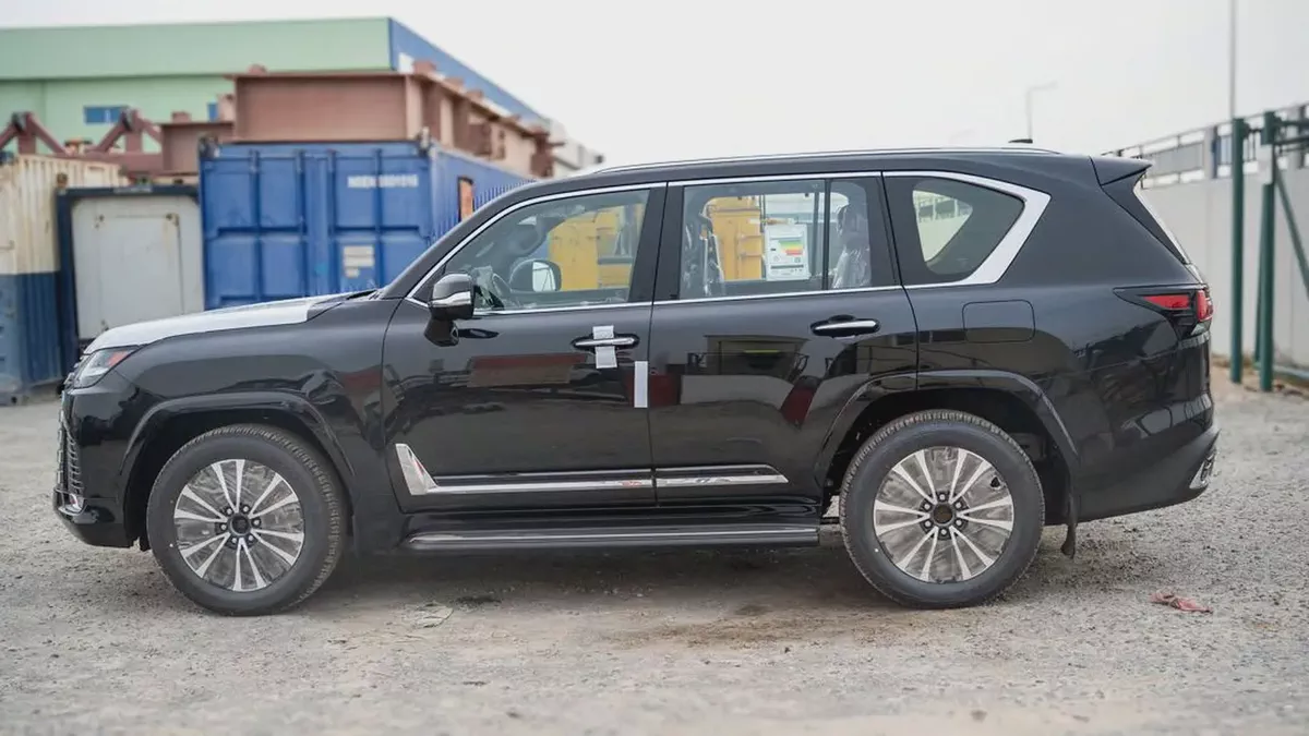 LEXUS LX700H SIGNUTURE MODEL 2026-2-2