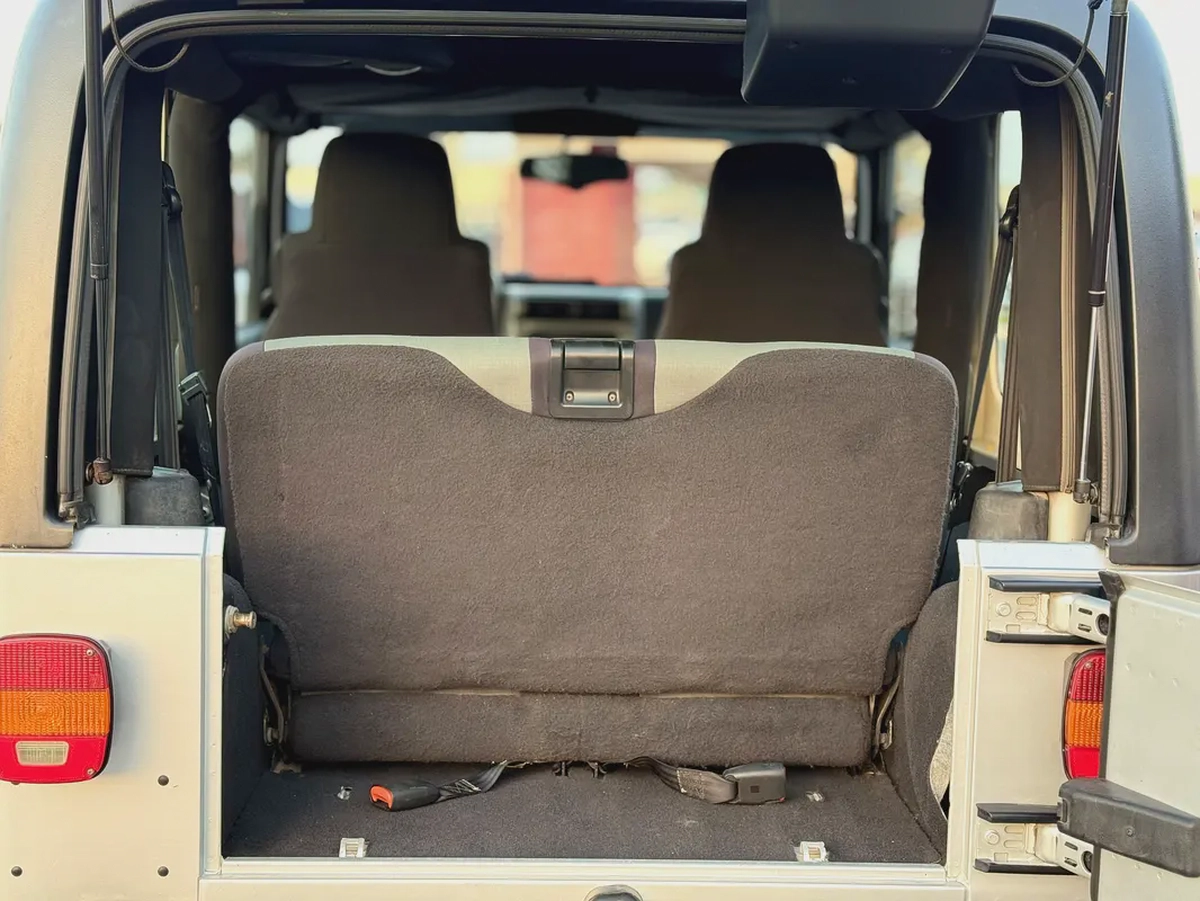 Jeep Wrangler Sahara 2006 GCC Specs - Excellent Condition-6-6