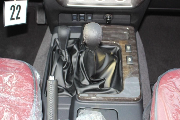 Nissan Patrol Manual Gear |Brand New | Under Official Dealer Warranty | Full Option