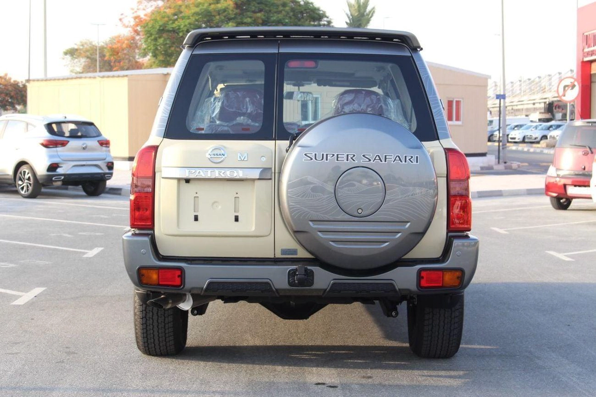 Nissan Patrol Manual Gear |Brand New | Under Official Dealer Warranty | Full Option-19-19