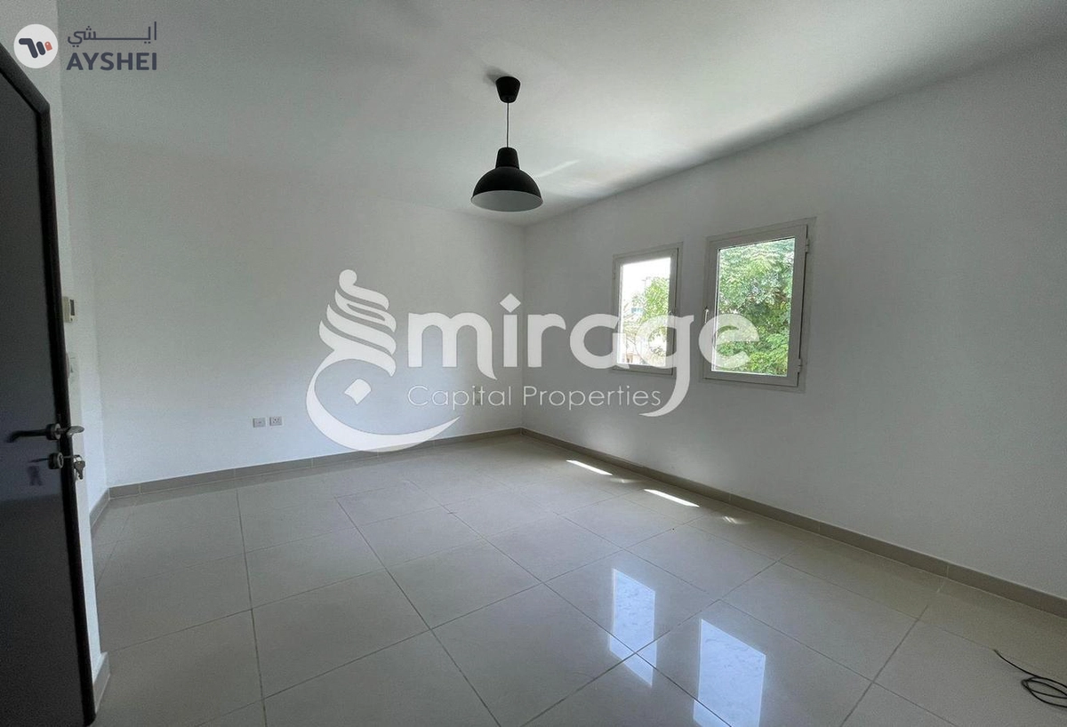 TOWNHOUSE FOR SALE IN DESERT STYLE, AL REEF VILLAS