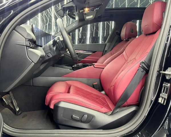 GCC Specs | Original Paint | AGMC Warranty Package 2029 | AGMC Service Contract 2029