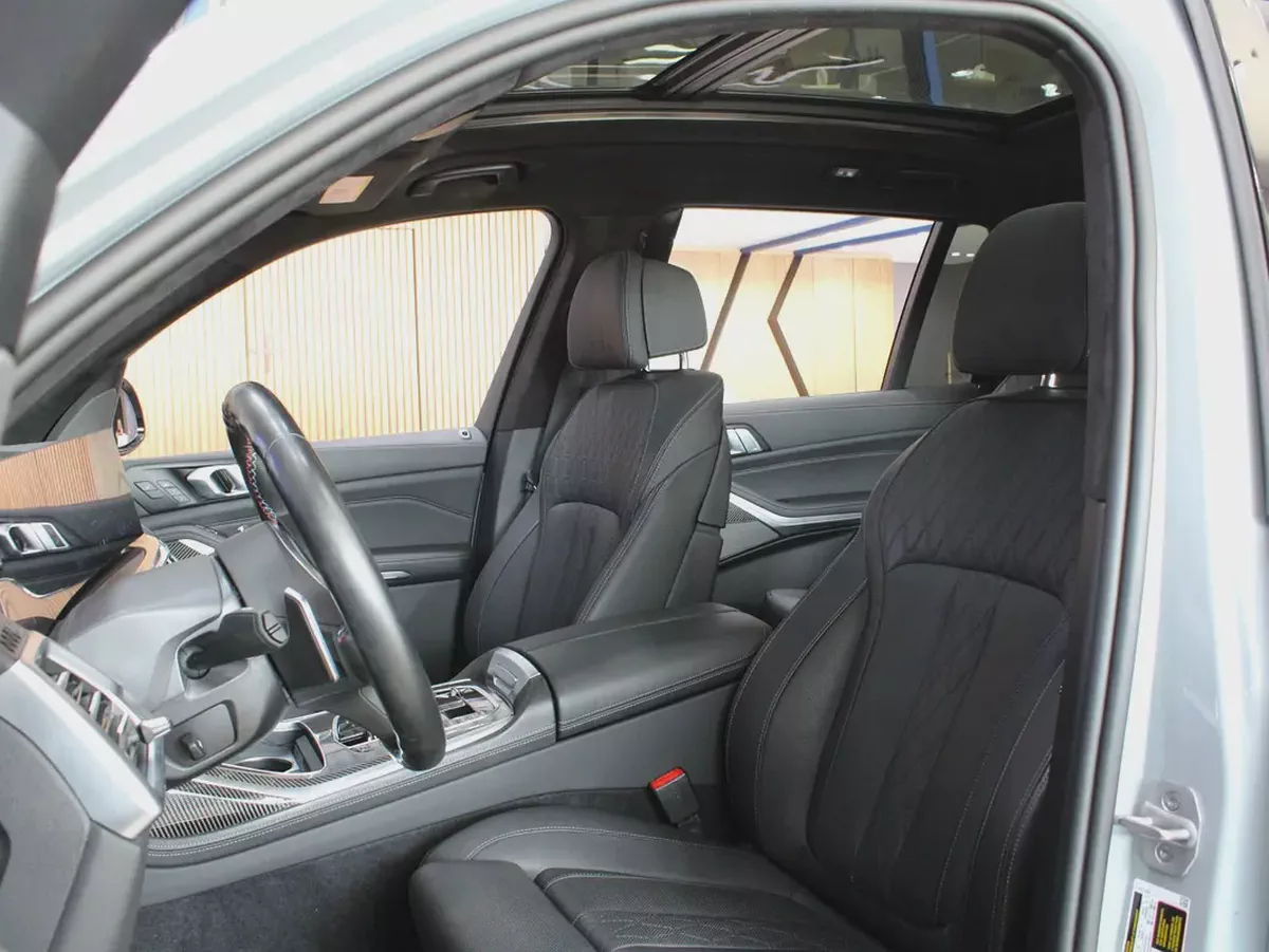 2024 - BMW X7 M60i xDrive - Prestige Condition for 290,000.00 AED-9-9