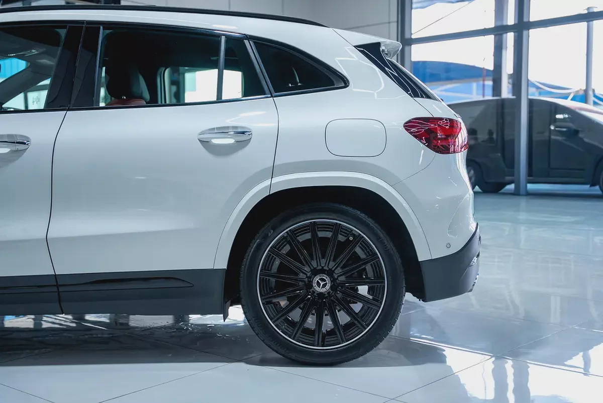 Brand New 2025 Mercedes-Benz GLA 200 | GCC Specs | Zero Mileage-18-18