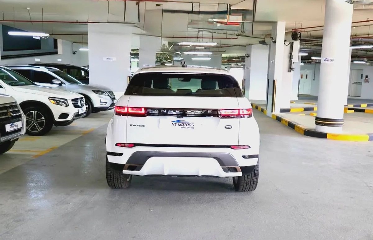 LIKE NEW R-Dynamic HSE 2022 - GCC Specs-4-4