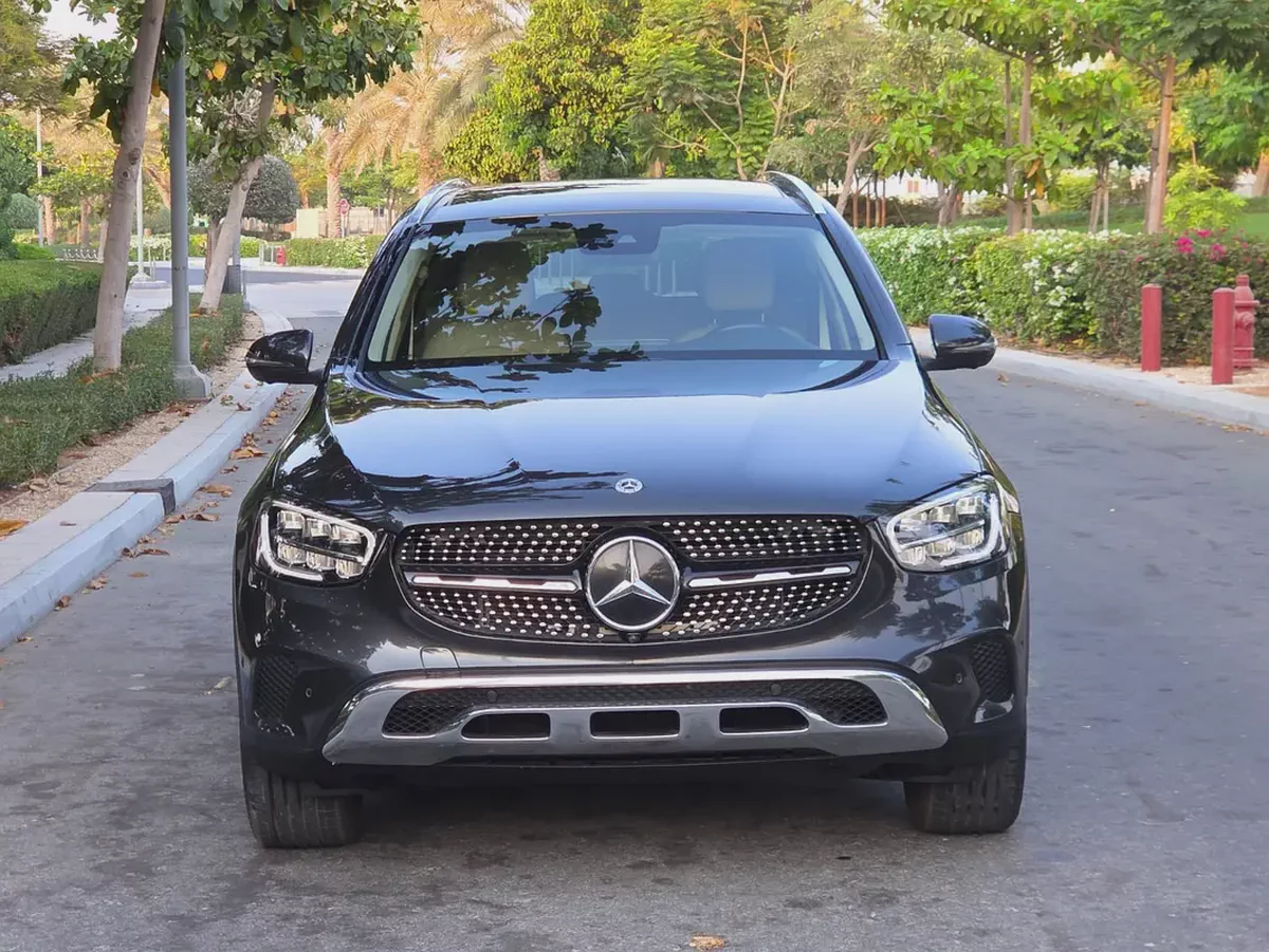 Mercedes GLC 300 model 2022 excellent condition-1-1