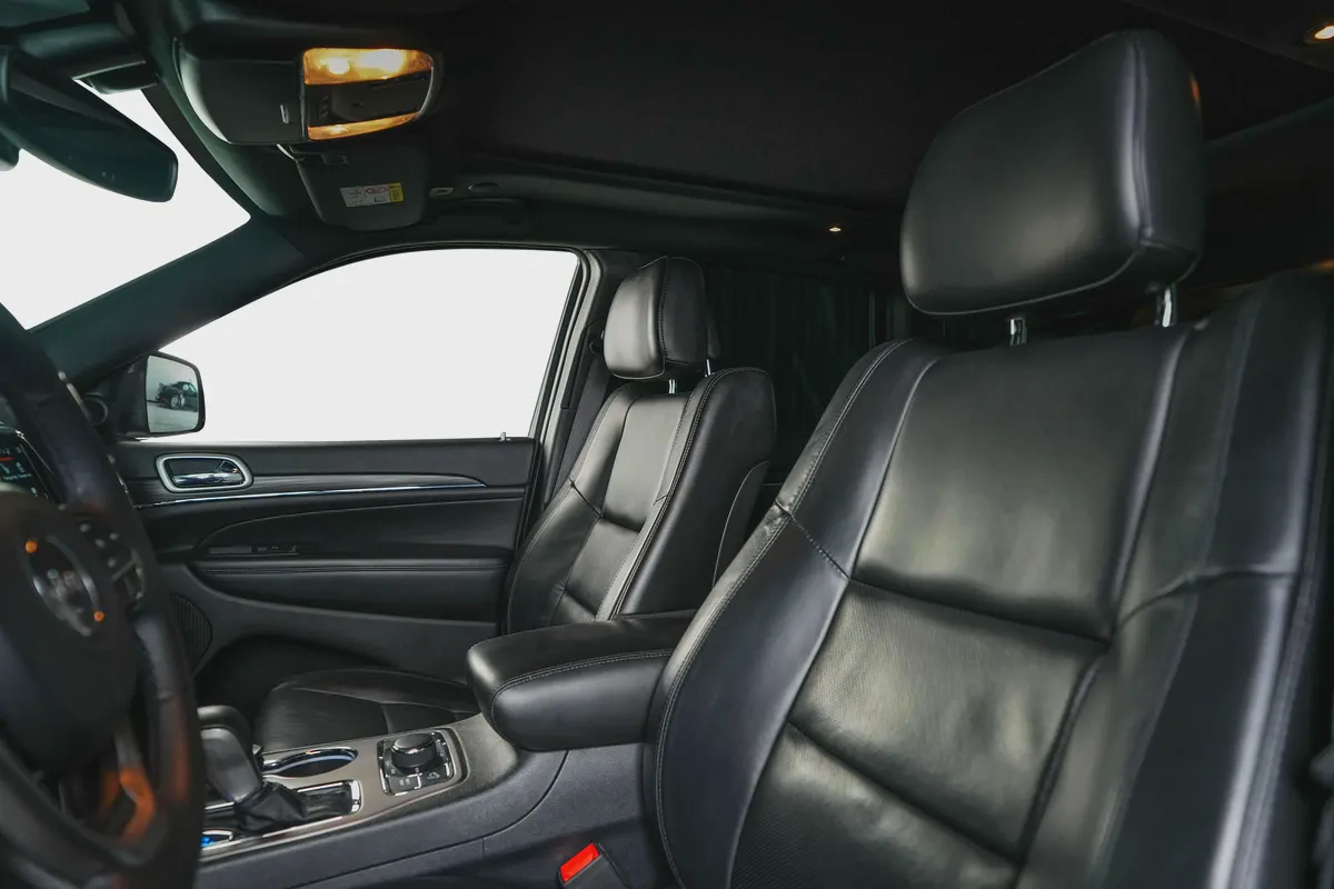 Jeep Grand Cherokee Limited-GCC-Al Futtaim Warranty  Service Contract-Full Service History-Blac-16-16