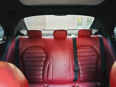 مرسيدس بنز C200 موديل 2018 خليجي | فل أوبشن | محرك 2.0 تيربو | ناقل 9G-TRONIC | جلد أحمر | كاميرا خل-9