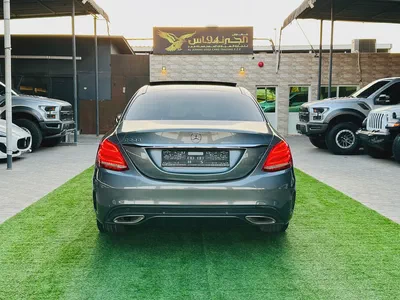 مرسيدس بنز C200 موديل 2018 خليجي | فل أوبشن | محرك 2.0 تيربو | ناقل 9G-TRONIC | جلد أحمر | كاميرا خل-15
