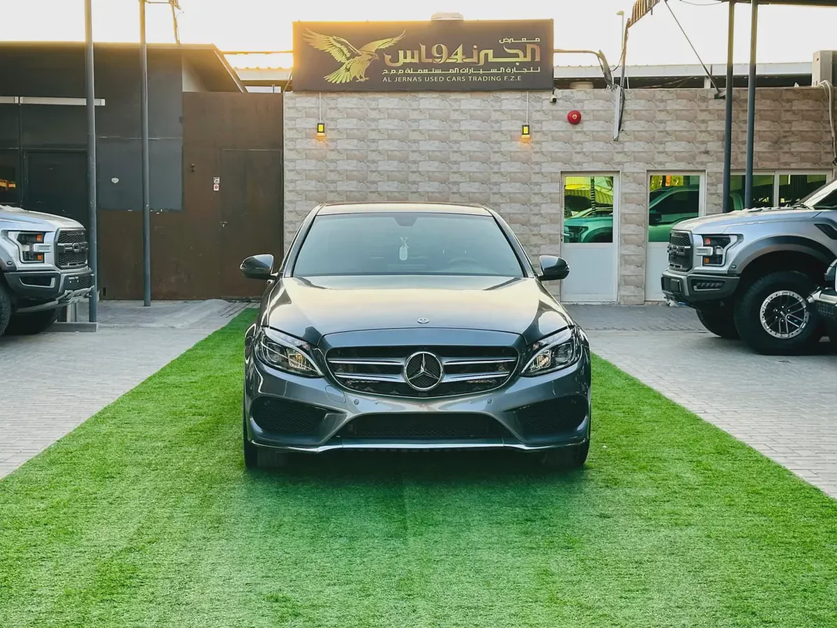 مرسيدس بنز C200 موديل 2018 خليجي | فل أوبشن | محرك 2.0 تيربو | ناقل 9G-TRONIC | جلد أحمر | كاميرا خل