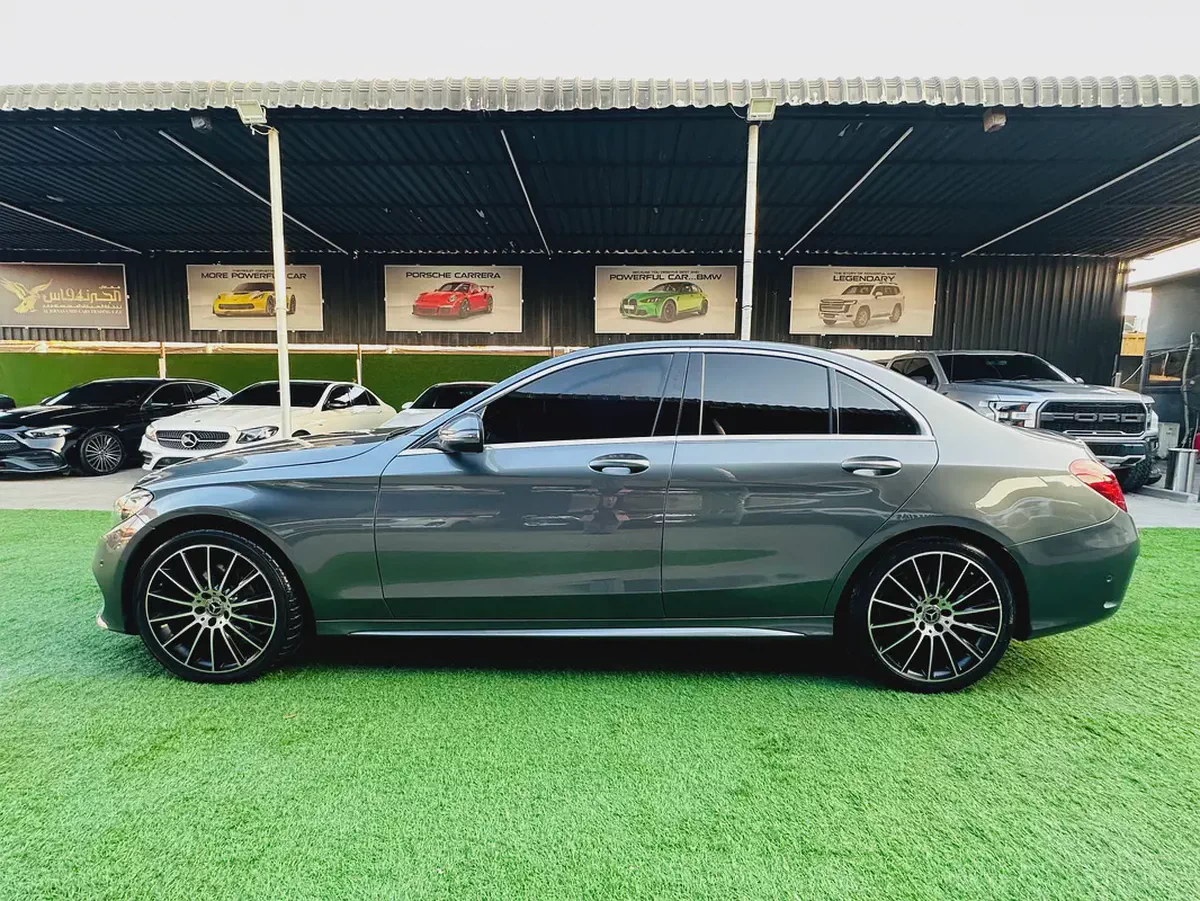 مرسيدس بنز C200 موديل 2018 خليجي | فل أوبشن | محرك 2.0 تيربو | ناقل 9G-TRONIC | جلد أحمر | كاميرا خل-5-5