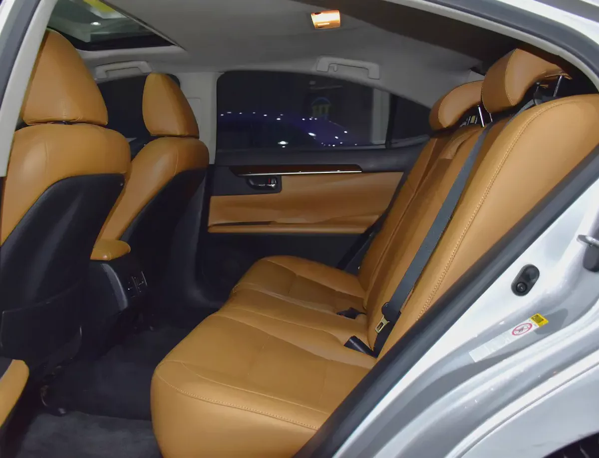 EXCELLENT DEAL for our Lexus ES350 ( 2015 Model ) in Silver Color American Specs-15-15