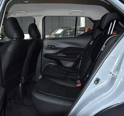Nissan Kicks ( 2022 Model ) in Grey Color GCC Specs-1