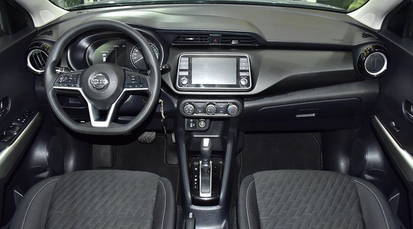 Nissan Kicks ( 2022 Model ) in Grey Color GCC Specs