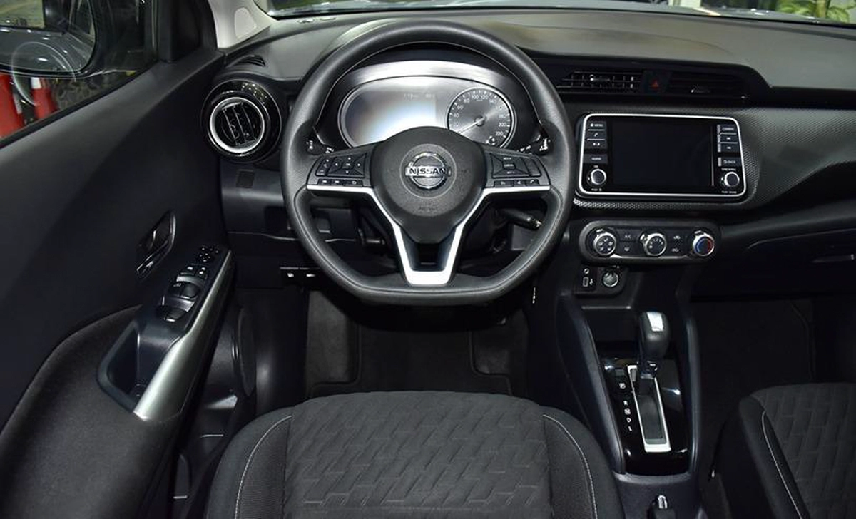Nissan Kicks ( 2022 Model ) in Grey Color GCC Specs-7-7