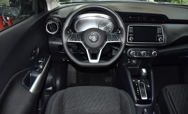 Nissan Kicks ( 2022 Model ) in Grey Color GCC Specs