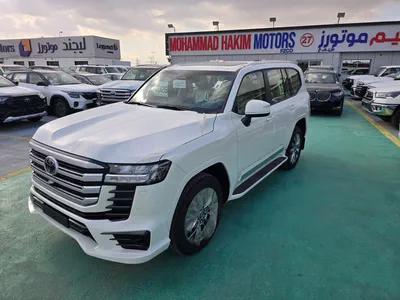 TOYOTA LAND CRUISER LC300 GXR 3.5L – WHITE EXTERIOR-8