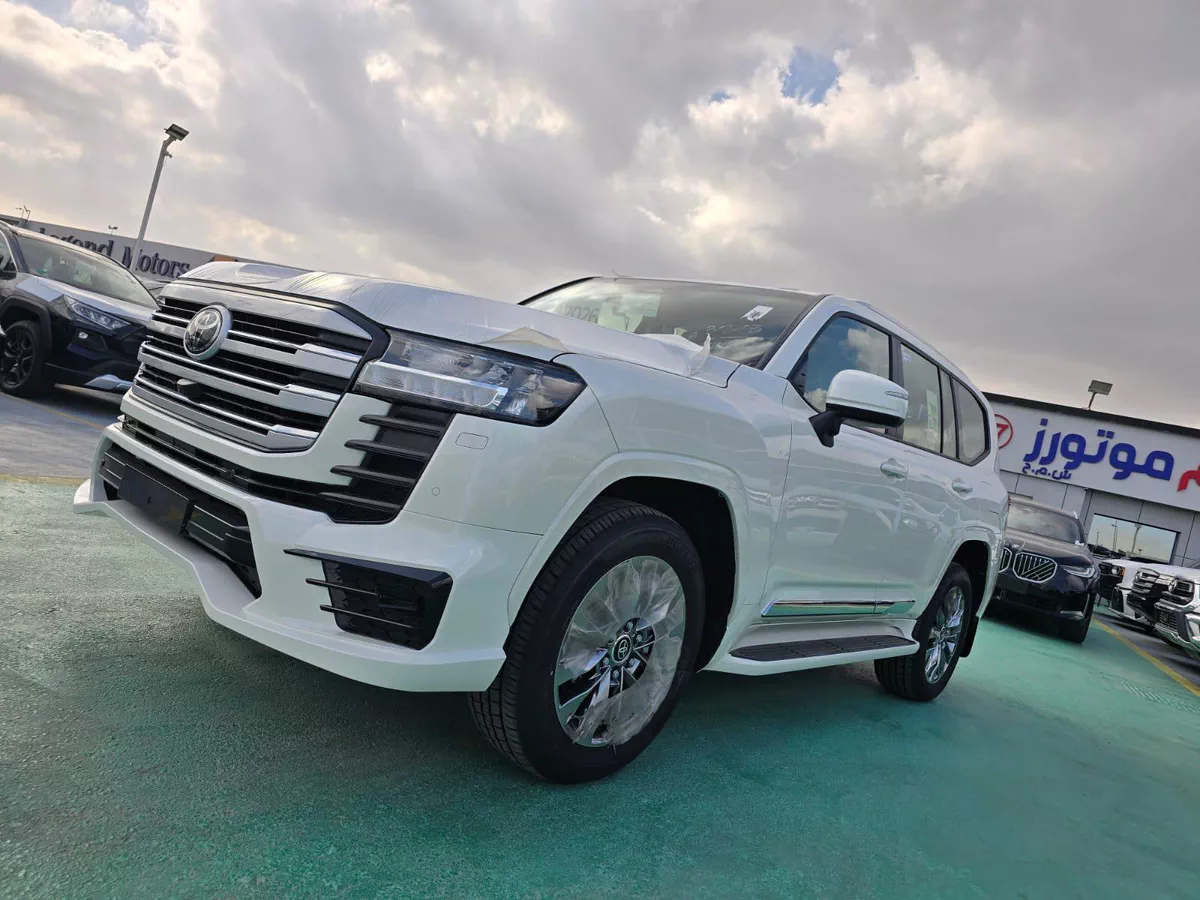TOYOTA LAND CRUISER LC300 GXR 3.5L – WHITE EXTERIOR-5-5