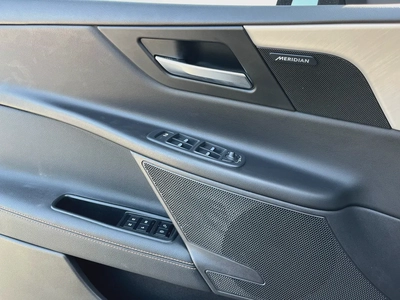 Jaguar XE Limited Edition-10