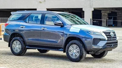 Toyota Fortuner EXR FORTUNER SR5 2.7L V4 PETROL mid options-0