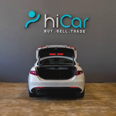 AED 957 P.M • 0% Downpayment •  Alfa Romeo Giulia • 1 Year Warranty-3