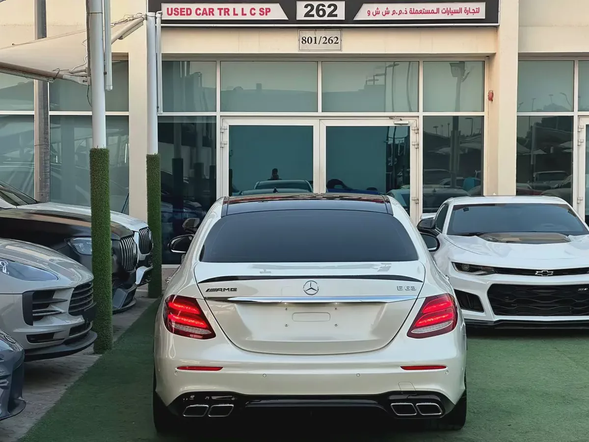 MERCEDES BENZ AMG E63 KOREAN 2018
Perfect Condition
5 buttons Full option
Full Carbon Fiber-3-3