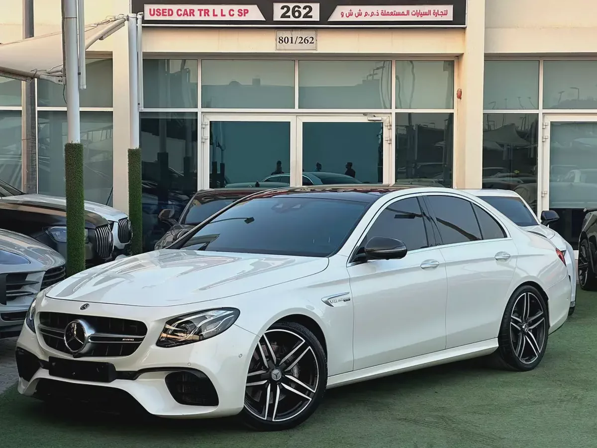 MERCEDES BENZ AMG E63 KOREAN 2018
Perfect Condition
5 buttons Full option
Full Carbon Fiber-4-4