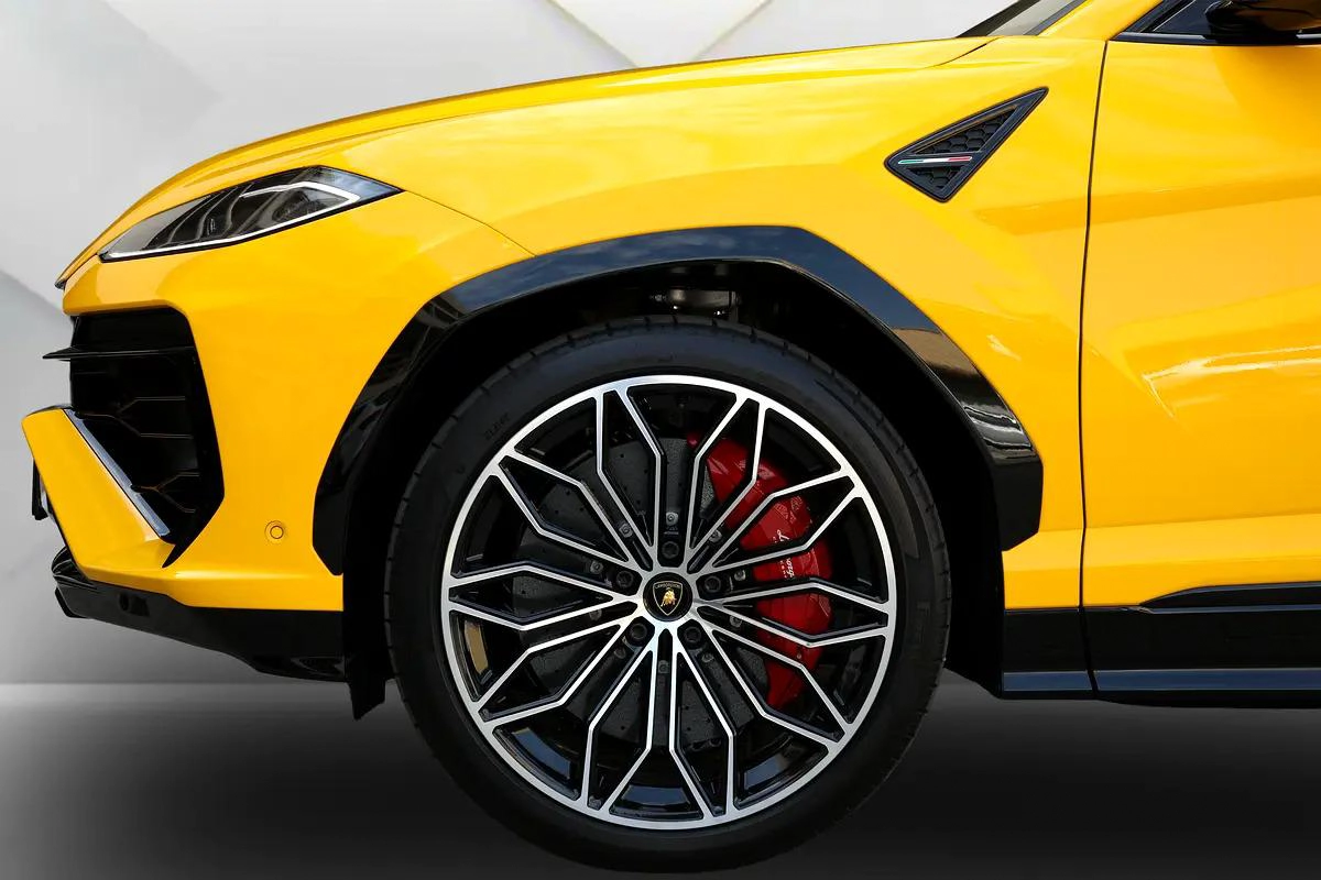 2025 LAMBORGHINI URUS SE - BRAND NEW - FULLY LOADED - LOCAL REGISTRATION-3-3