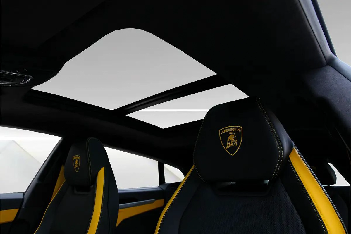 2025 LAMBORGHINI URUS SE - BRAND NEW - FULLY LOADED - LOCAL REGISTRATION-5-5