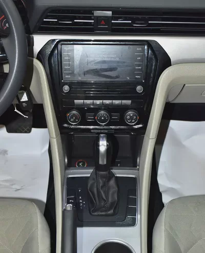 AED 635 EMi at 0% DP | Volkswagen Passat ( 2020 Model ) in Black Color GCC Specs-13