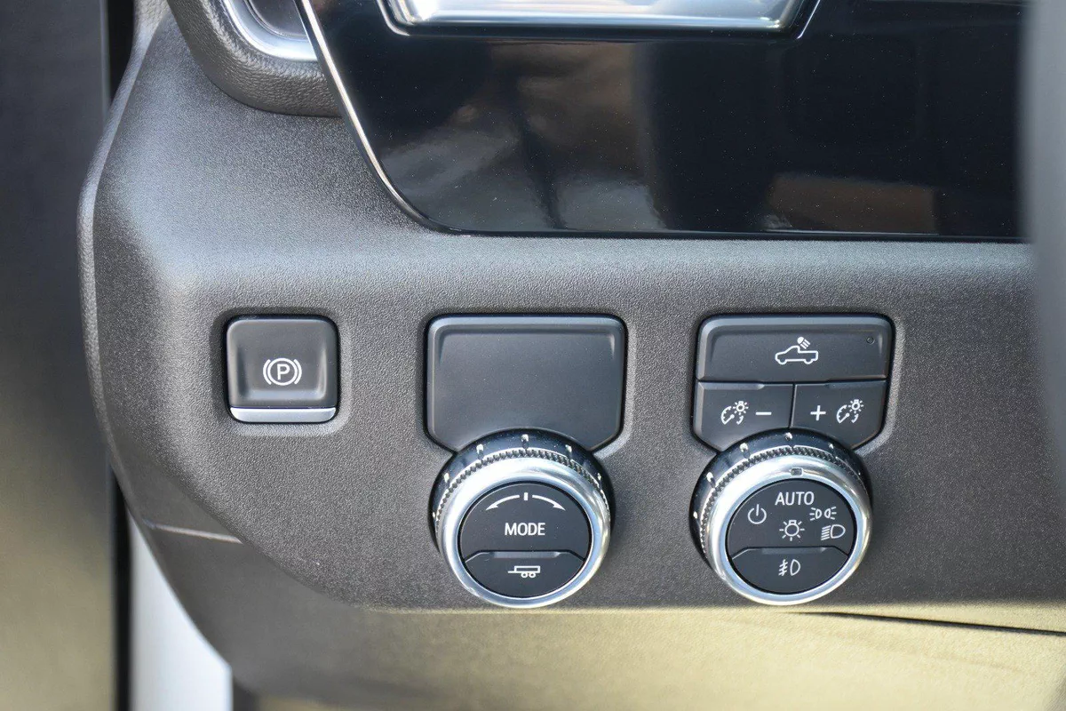 GMC SIERRA ELEVATION 2025 | WHITE-10-10