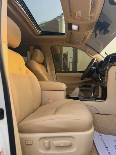 لكزس LX570 ابيضLexus LX 570 Sport 2015 | GCC Specs | Pristine Condition-12