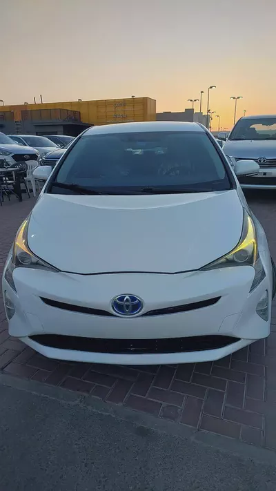 Toyota Prius Iconic 2017 GCC Specs-14