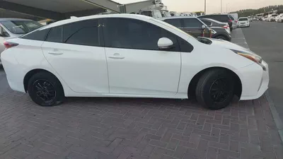 Toyota Prius Iconic 2017 GCC Specs-2