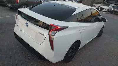 Toyota Prius Iconic 2017 GCC Specs-5