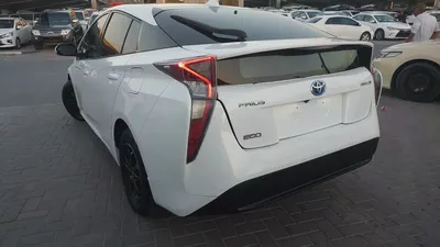 Toyota Prius Iconic 2017 GCC Specs-8